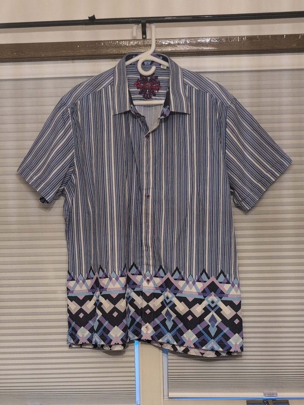 Robert Graham Blue Striped Short-Sleeve Button-Down with Geometric Hem